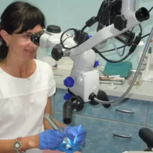 Высокоспециализированный врач-стоматолог предоставляет полный комплекс