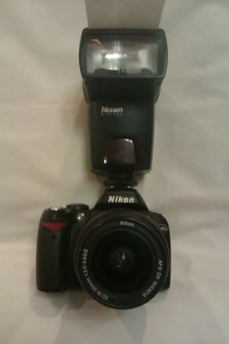 NIKON D40 Kit 18-55 + ВСПЫШКА NISSIN 5