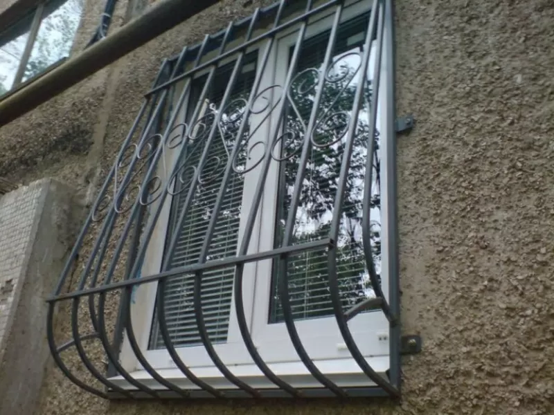 Решетки кованые на окна в Луганске 5