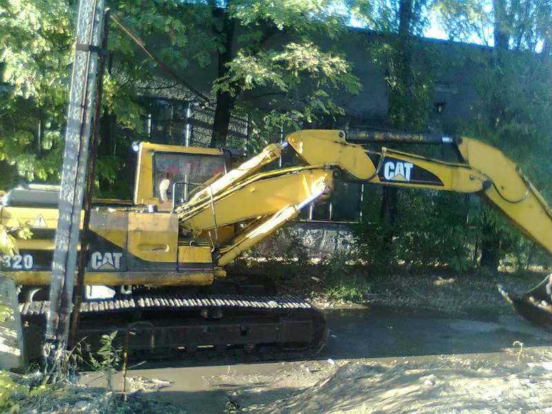 Caterpillar 320                                                      